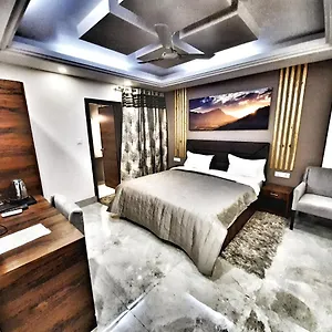 *** Hotel Aerocity Purple Orchid India