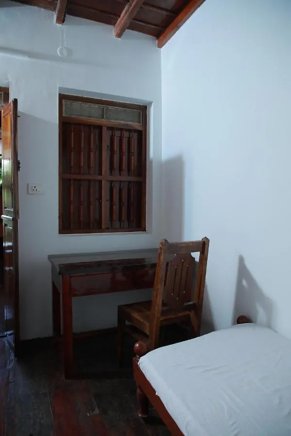 Hotel Malayalam Lake Resort Alappuzha India