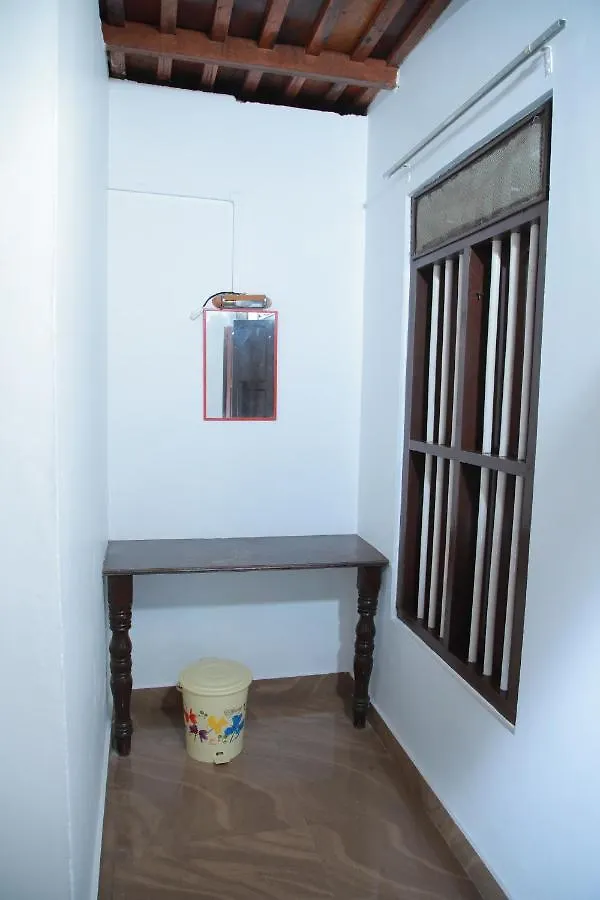 Hotel Malayalam Lake Resort Alappuzha