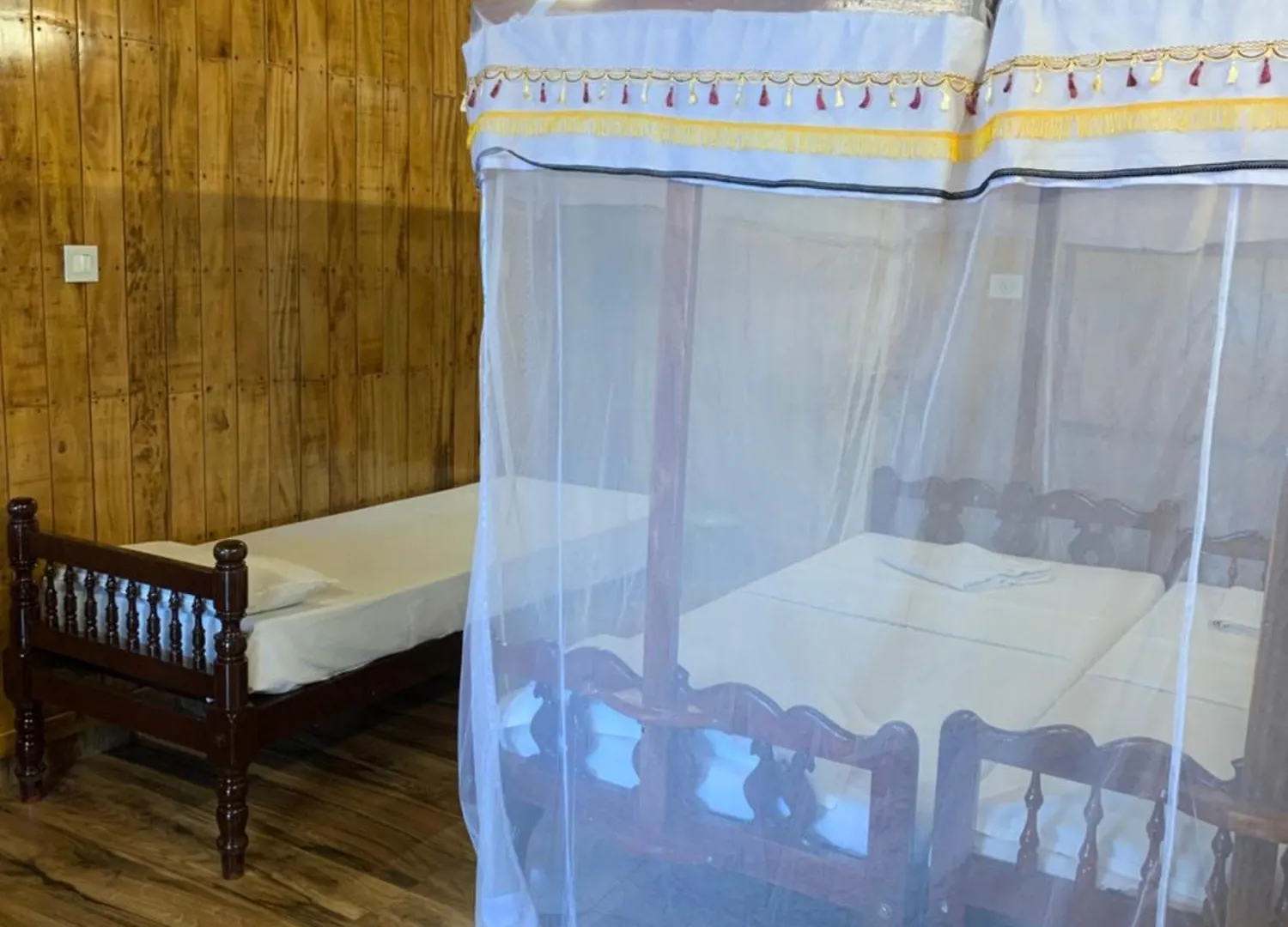 Malayalam Lake Resort Alappuzha