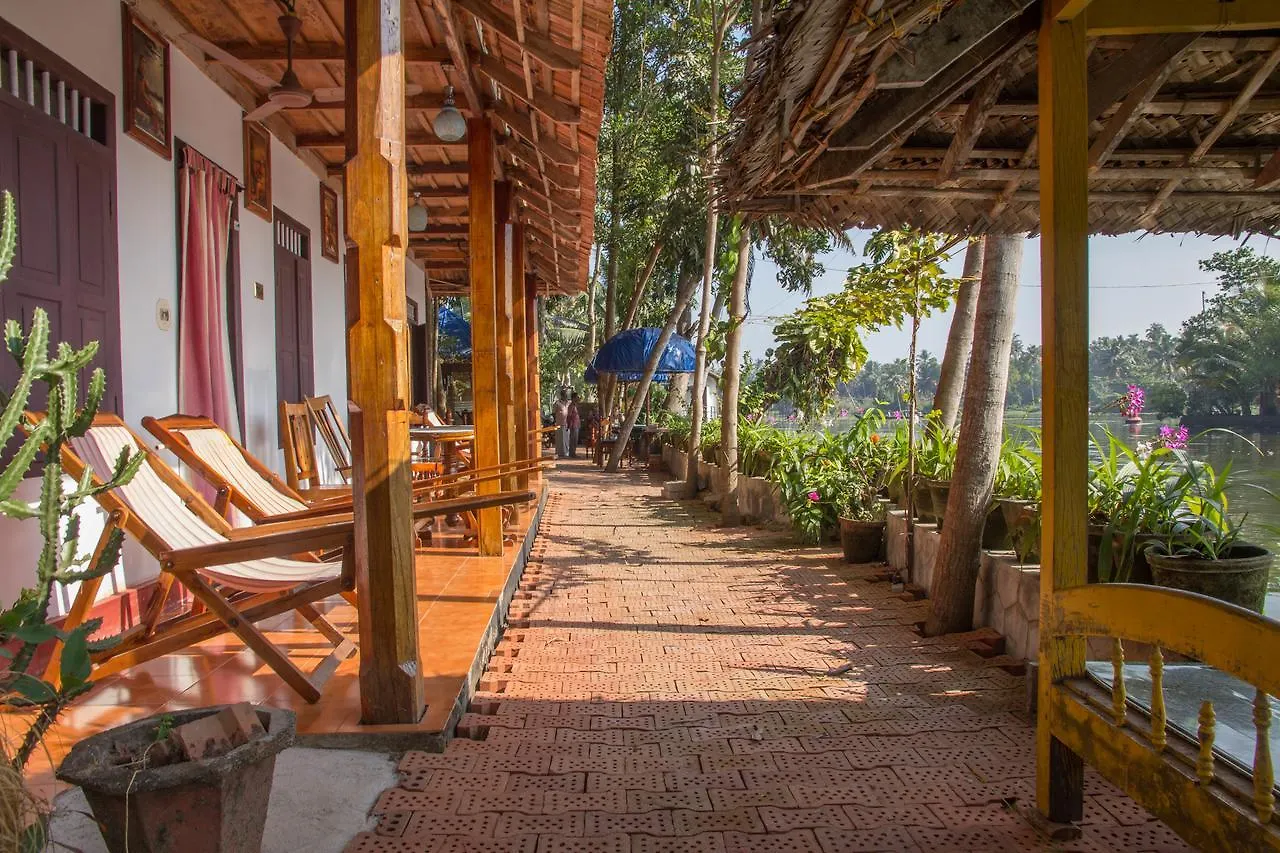 Hotel Malayalam Lake Resort Alappuzha India
