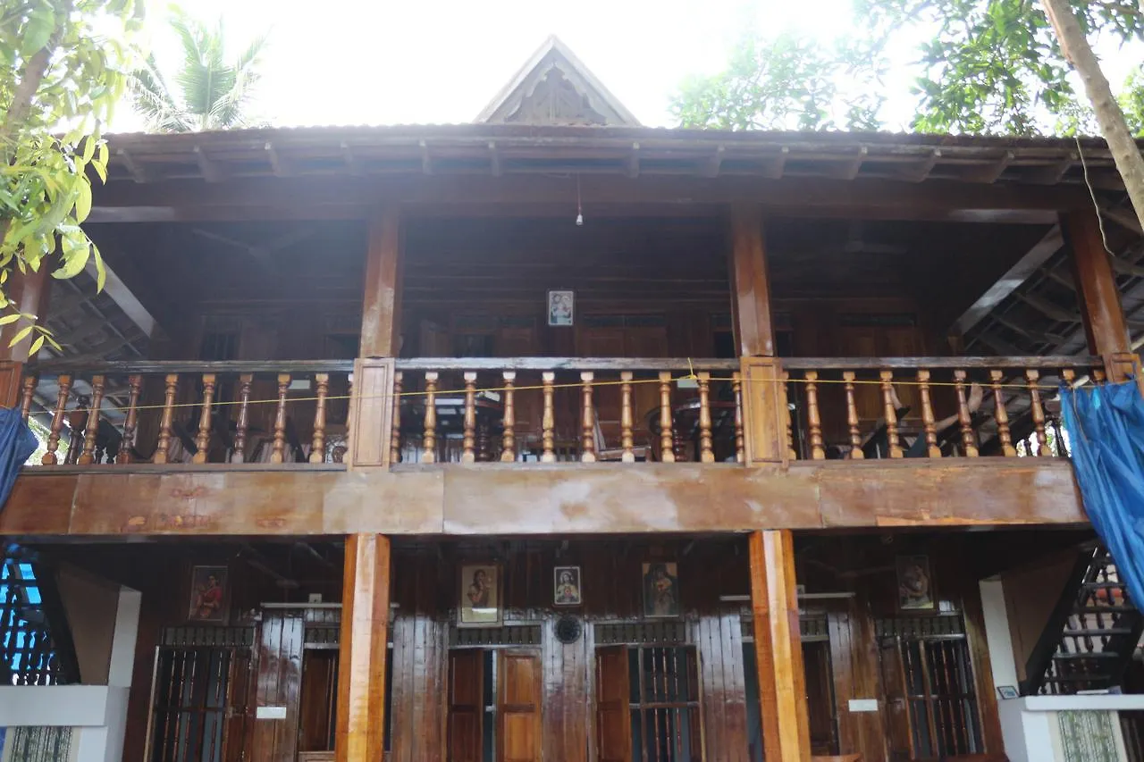 Hotel Malayalam Lake Resort Alappuzha