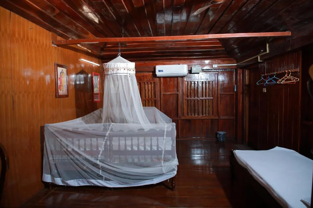 Malayalam Lake Resort Alappuzha 호텔